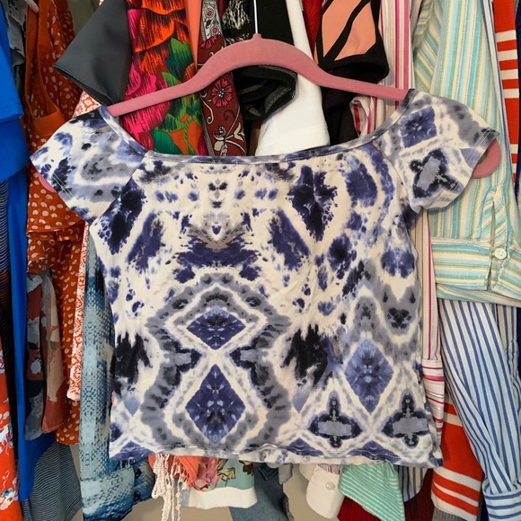 Cute gaze crop top!!! - Picture 2 of 4